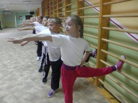 Урок фізичної культури з елементами гімнастики у початкових класах