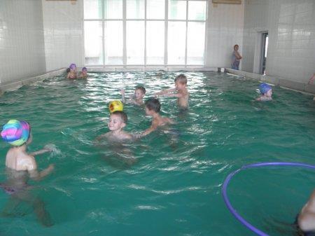 Дошкільний підрозділ «Вулик» відвідав басейн