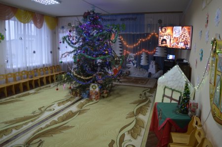 28 грудня у дошкільних групах «Вулик» відбулися новорічні ранки 